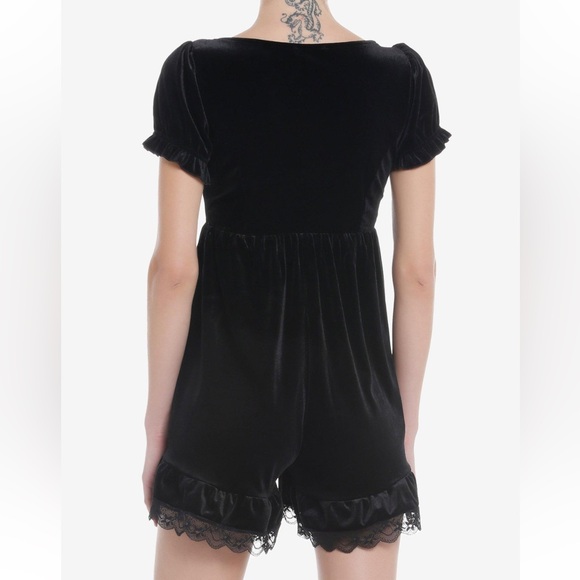 Black Velvet Lace‎ Romper Hot Topic - Picture 3 of 3